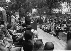 Governor_Reubin_Askew_addresses_an_ERA_rally_dnd0198