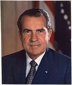Richard_M._Nixon,_ca._1935_-_1982_-_NARA_-_530679 (2)